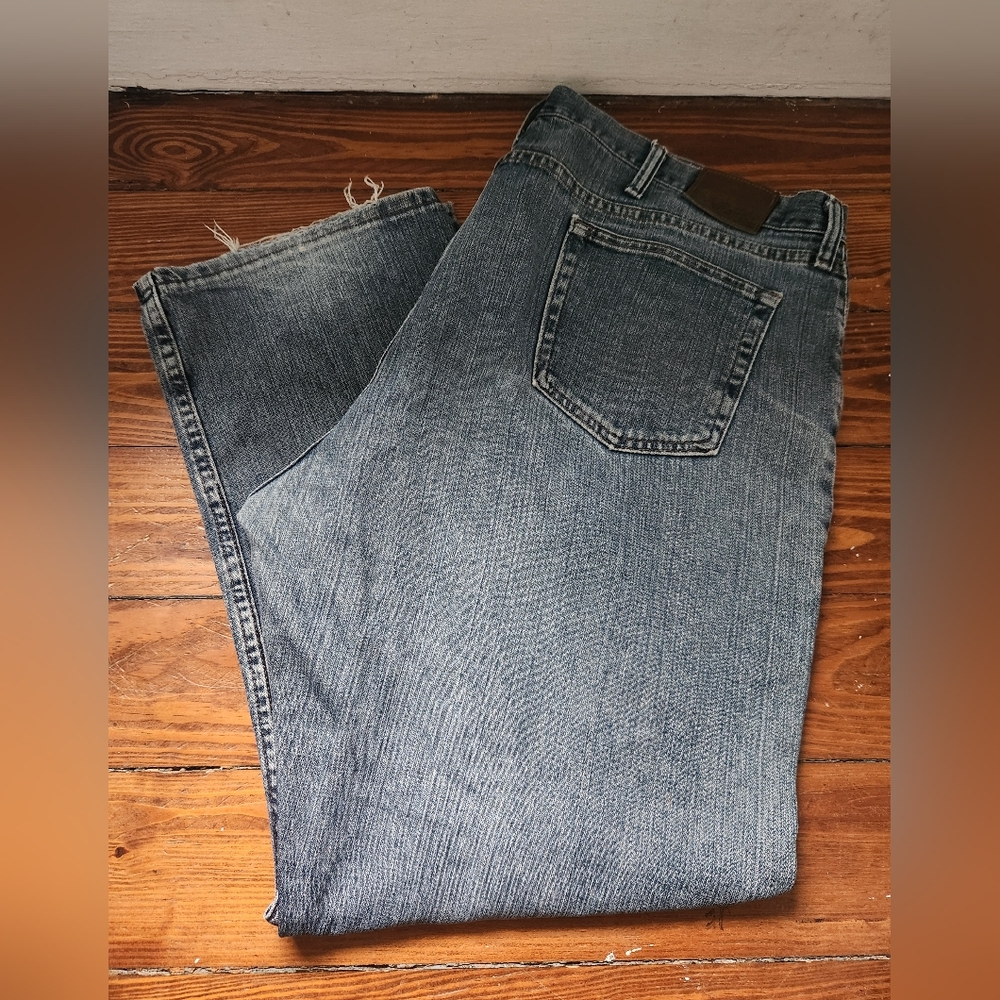 Men's Wrangler relaxed straight jeans 42 x30
